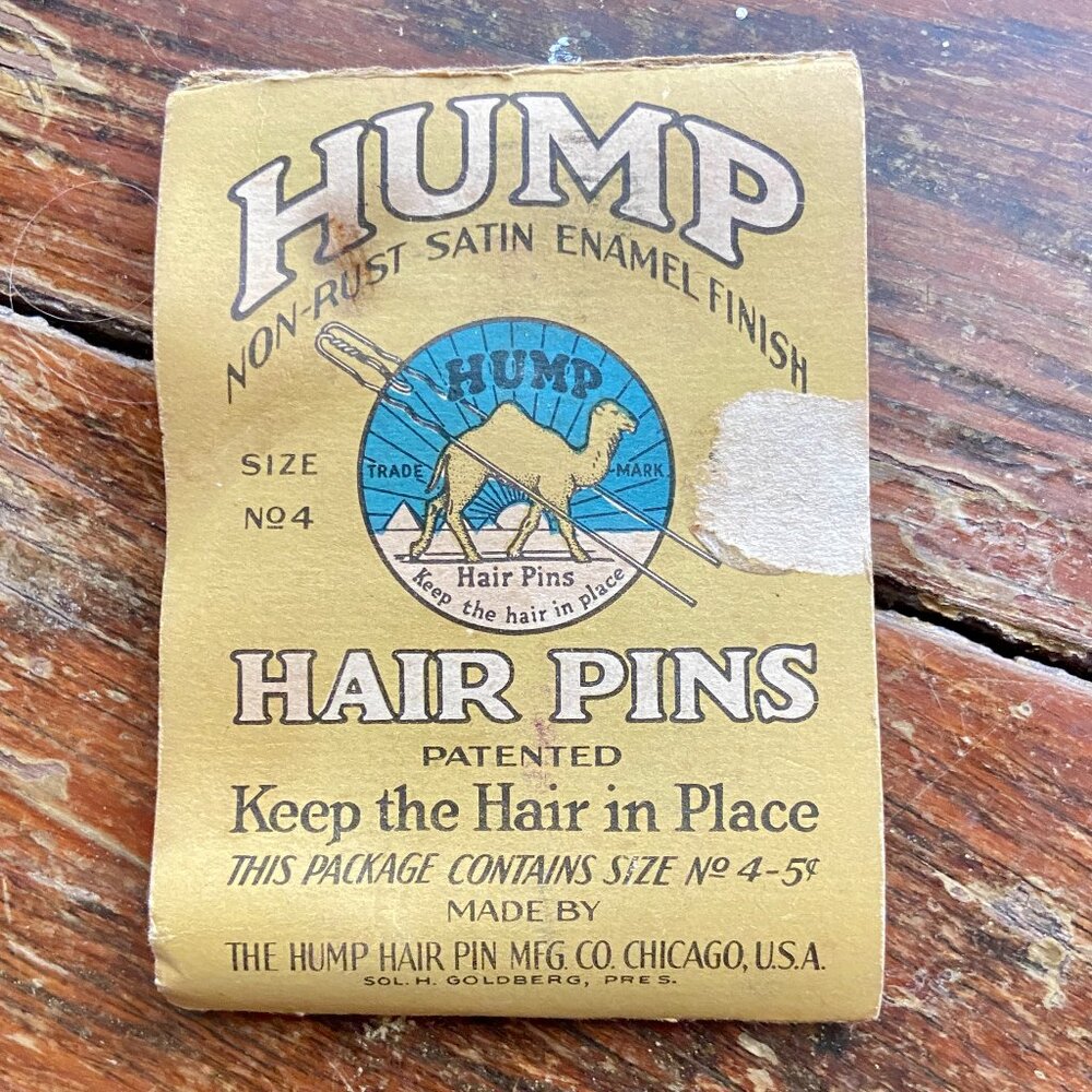 Vintage Antique HUMP Camel Graphic No 4 Hair Pins Chicago USA Contains 20